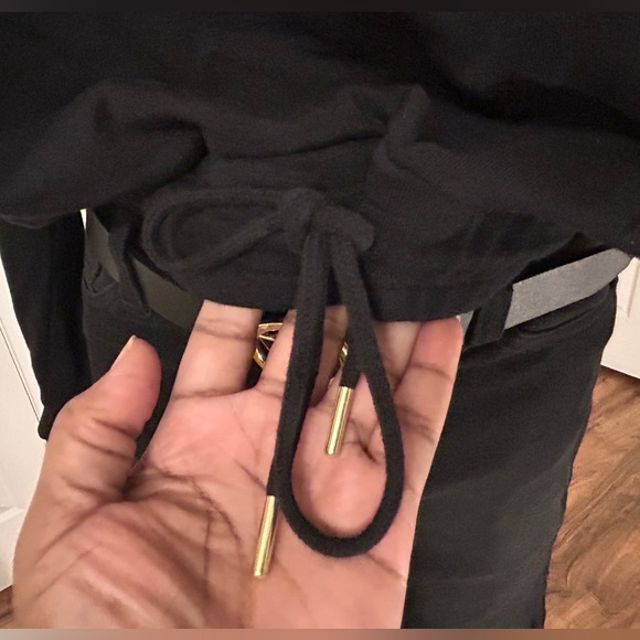 Guess Crop Sweatshirt - Picture 7 of 16